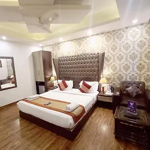 https://waterfall-paschim-vihar-delhi.hotelsdelhi.org